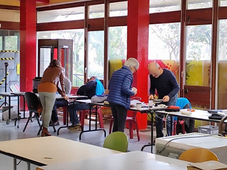 atelier co réparation à la mjc centre social de Saumur